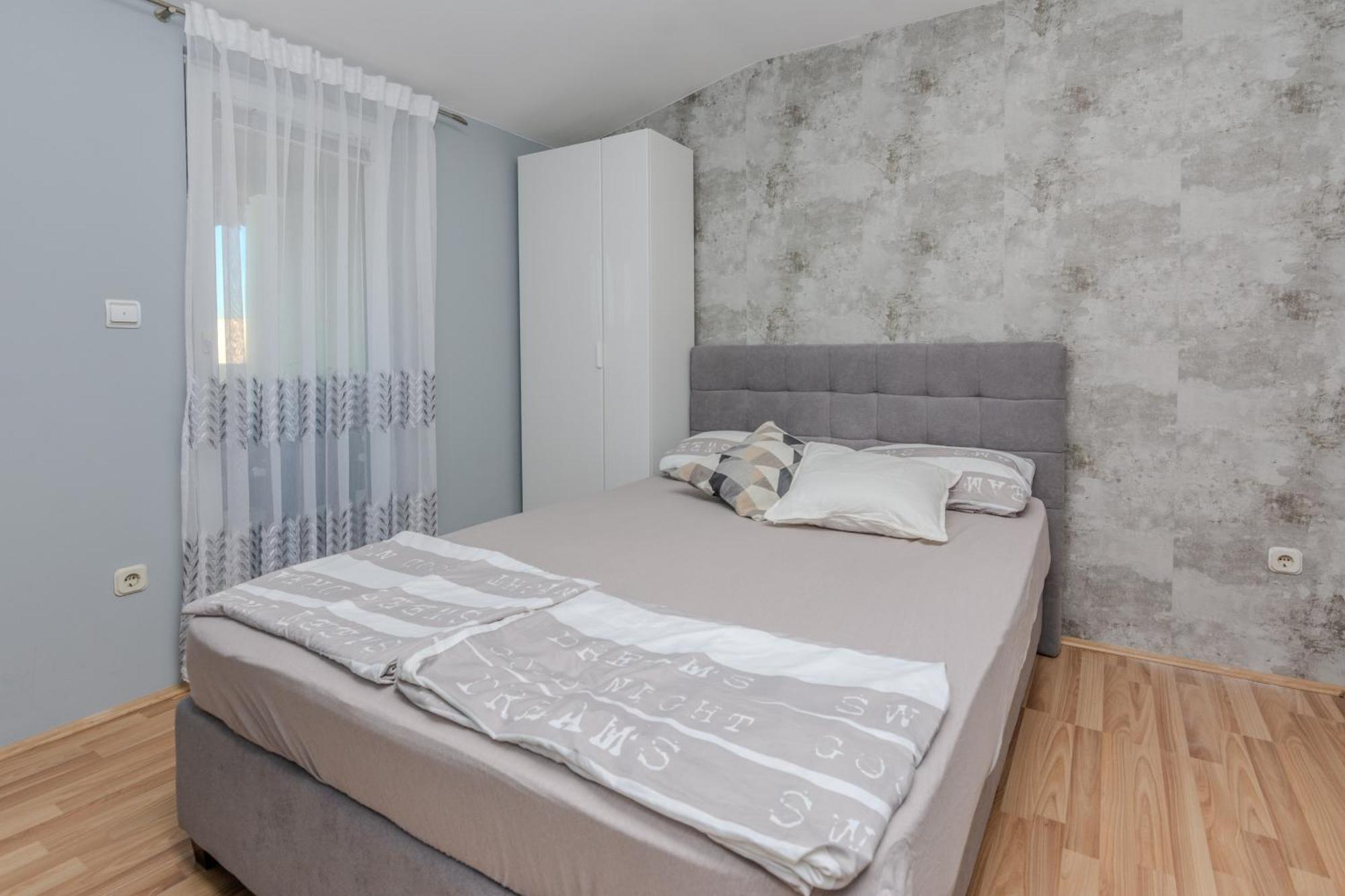 Apartments By The Sea Vir - Lozice, Vir - 18593 Exterior photo